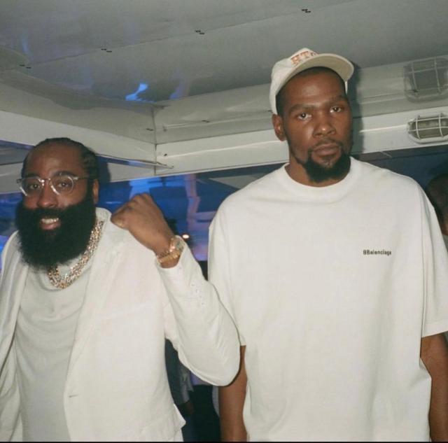 1661933552469013510.jpg FbIwX8hUIAEuG_Q.jpg